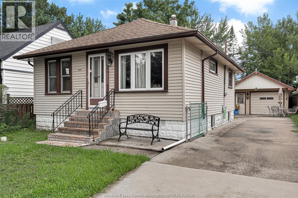 Single Family — 1547 Ellrose Avenue, Windsor, Ontario