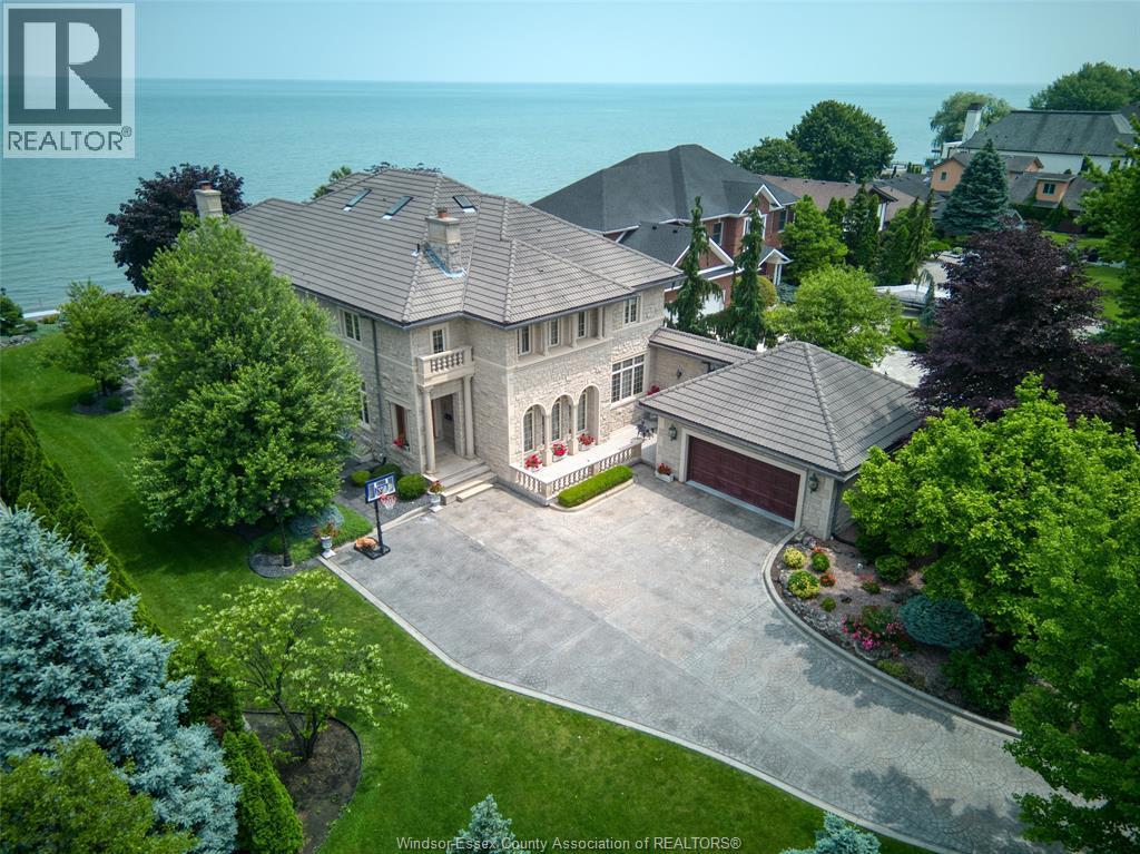 4-bedroom Single Family at 300 Elmgrove Drive, Lakeshore — primary photograph
