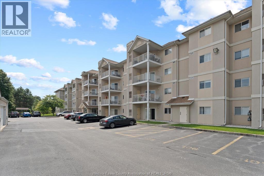 2-bedroom Single Family at 1655 Grand Marais Road #314, Windsor — photograph 2