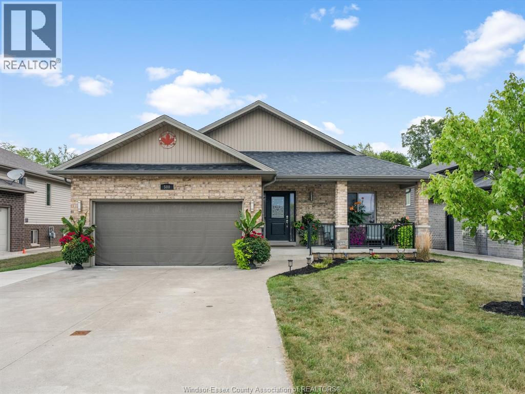 5-bedroom Single Family at 500 Brown Crescent, Amherstburg — primary photograph