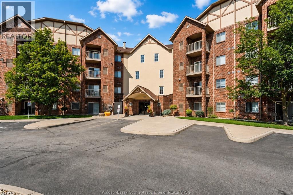 2-bedroom Single Family at 3160 Wildwood #217, Windsor — photograph 3
