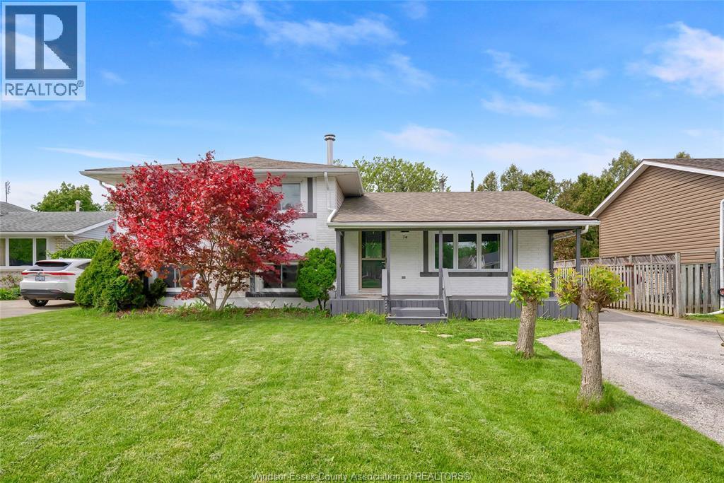 Single Family — 74 Chestnut Drive, Chatham, Ontario