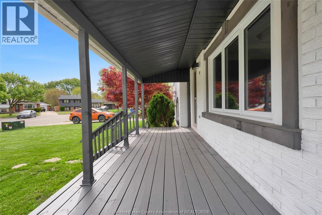 4-bedroom Single Family at 74 Chestnut Drive, Chatham — photograph 3