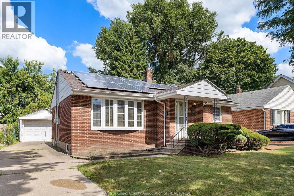 4-bedroom Single Family at 386 Partington Ave, Windsor — primary photograph
