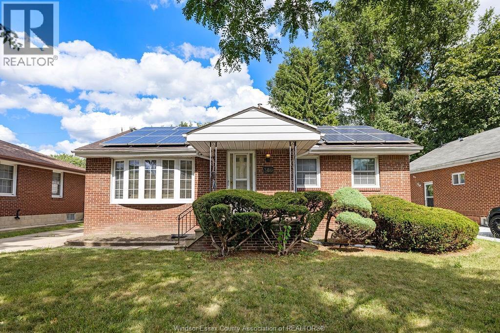 4-bedroom Single Family at 386 Partington Ave, Windsor — photograph 3