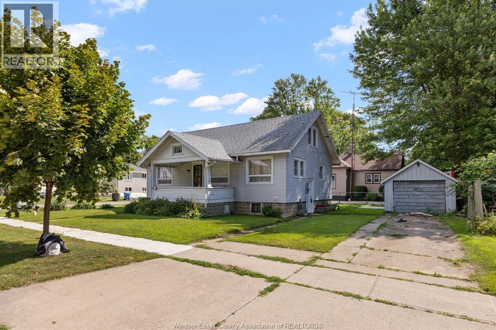 4-bedroom Single Family at 56 Wigle, Leamington — photograph 3