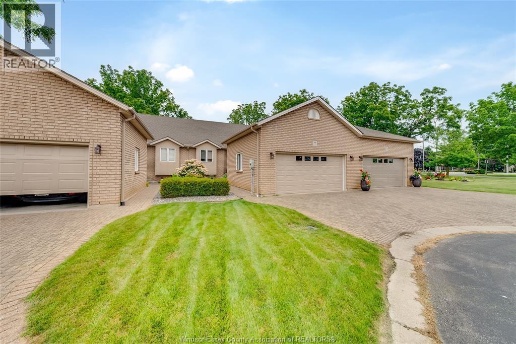 3-bedroom Single Family at 77 Crosswinds, Kingsville — photograph 3