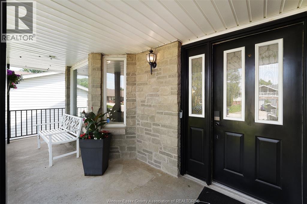 4-bedroom Single Family at 240 Gary Avenue, LaSalle — photograph 2