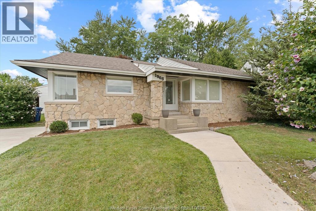 3-bedroom Single Family at 1965 Olive Road, Windsor — primary photograph