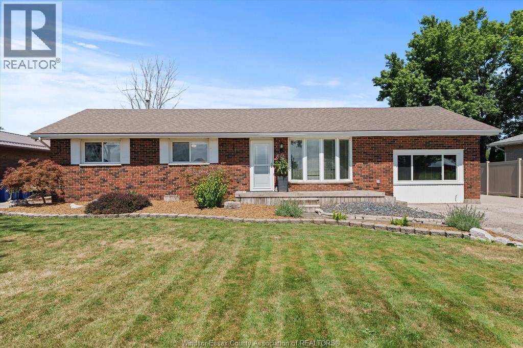 3-bedroom Single Family at 561 County Rd 2, Lakeshore — primary photograph