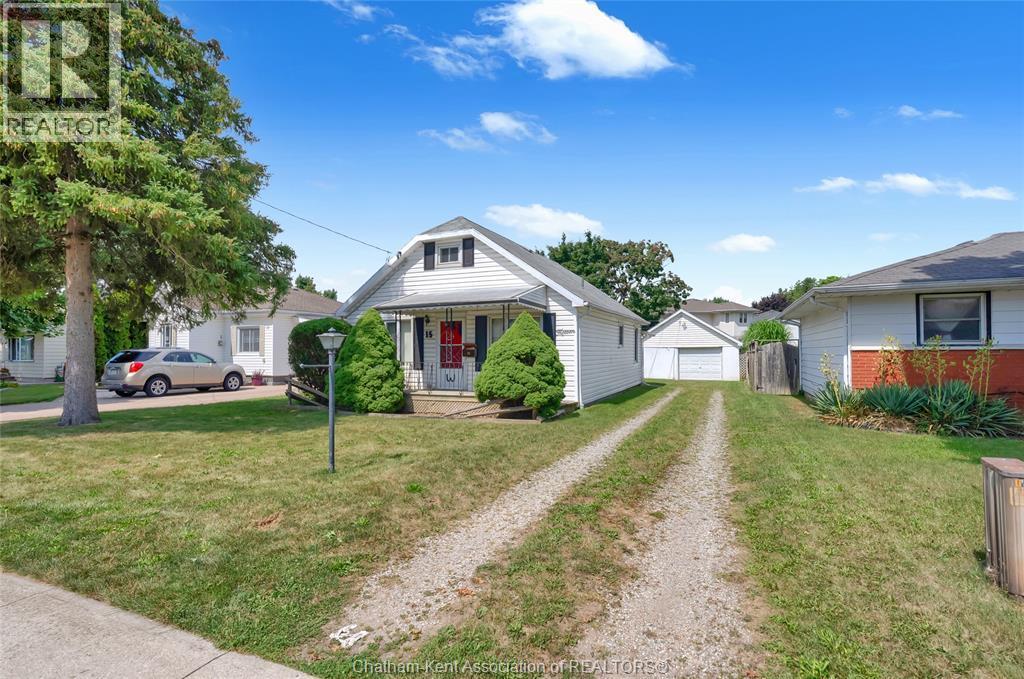 3-bedroom Single Family at 15 Oxley Drive, Chatham — photograph 3