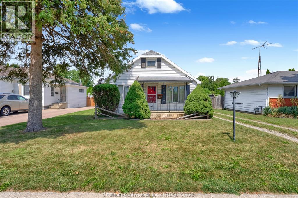 3-bedroom Single Family at 15 Oxley Drive, Chatham — primary photograph