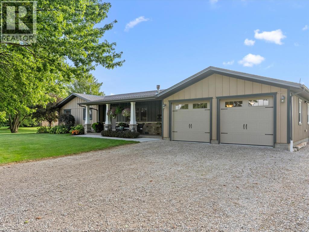 Single Family — 1976 Lakeshore Road 123, Lakeshore, Ontario