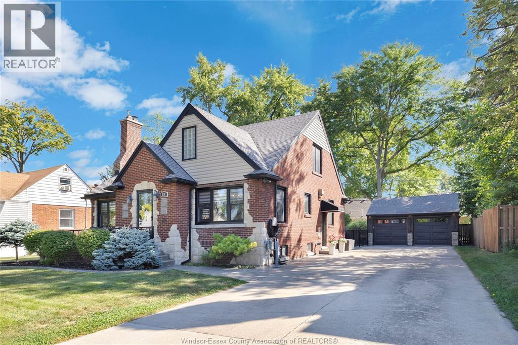 Single Family — 876 Belle Isle View Boulevard, Windsor, Ontario