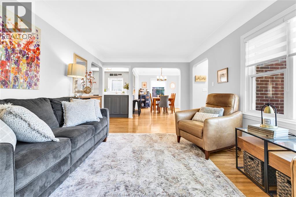 4-bedroom Single Family at 876 Belle Isle View Boulevard, Windsor — photograph 3