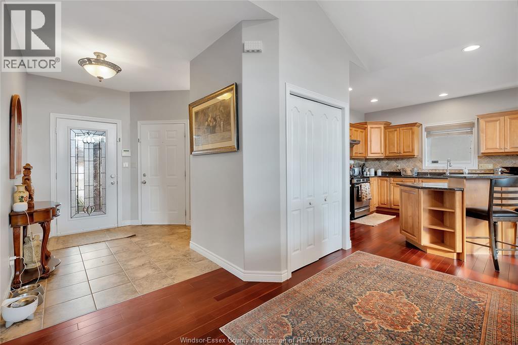 8-bedroom Single Family at 1381 Emma Street, Lakeshore — photograph 3