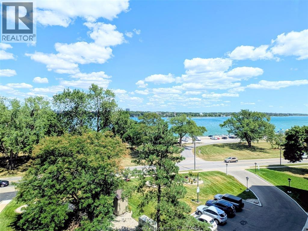 2-bedroom Single Family at 3601 Riverside Drive #604, Windsor — photograph 2