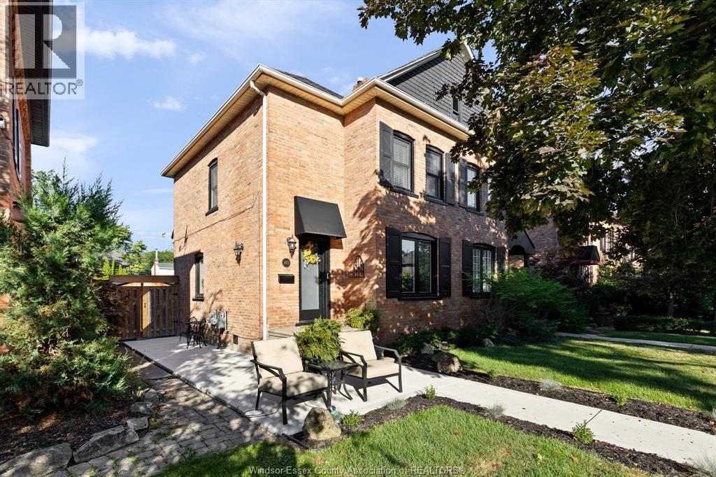 Single Family — 853 Monmouth, Windsor, Ontario