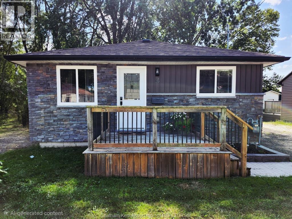 3-bedroom Single Family at 18 Park Lane, Chatham — primary photograph