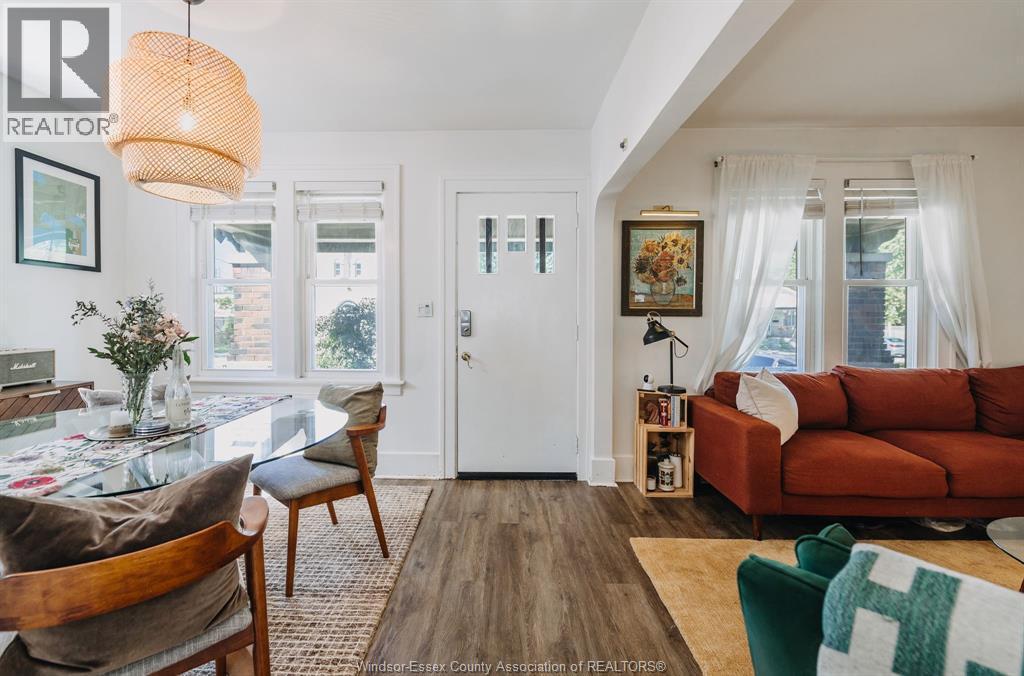 3-bedroom Single Family at 1472 Albert Road, Windsor — photograph 3