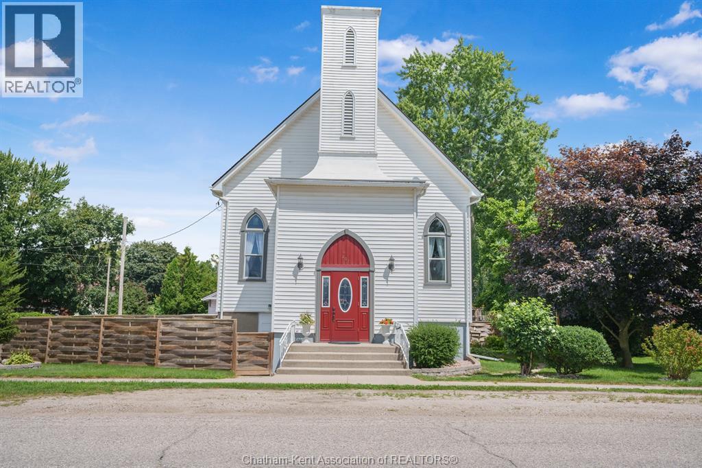 4-bedroom Single Family at 203 McIntyre Street, Dutton — photograph 2