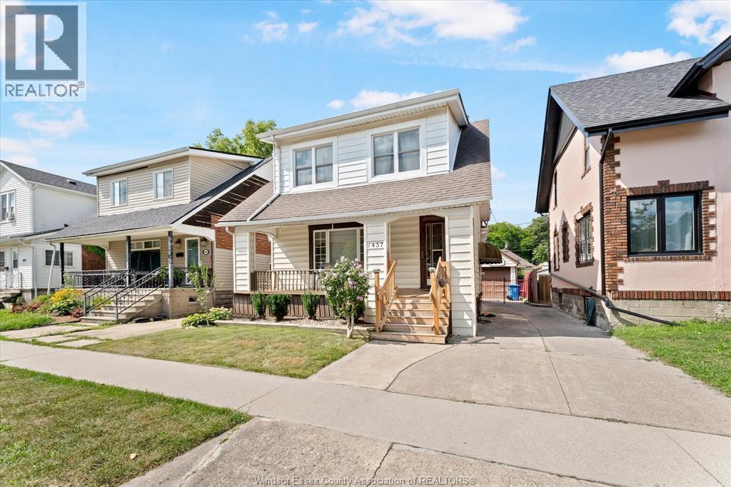 3-bedroom Single Family at 1437 Windermere, Windsor — photograph 2