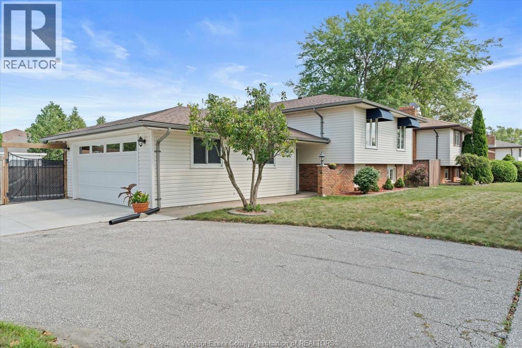 Single Family — 2402 St. Alphonse Avenue, Tecumseh, Ontario