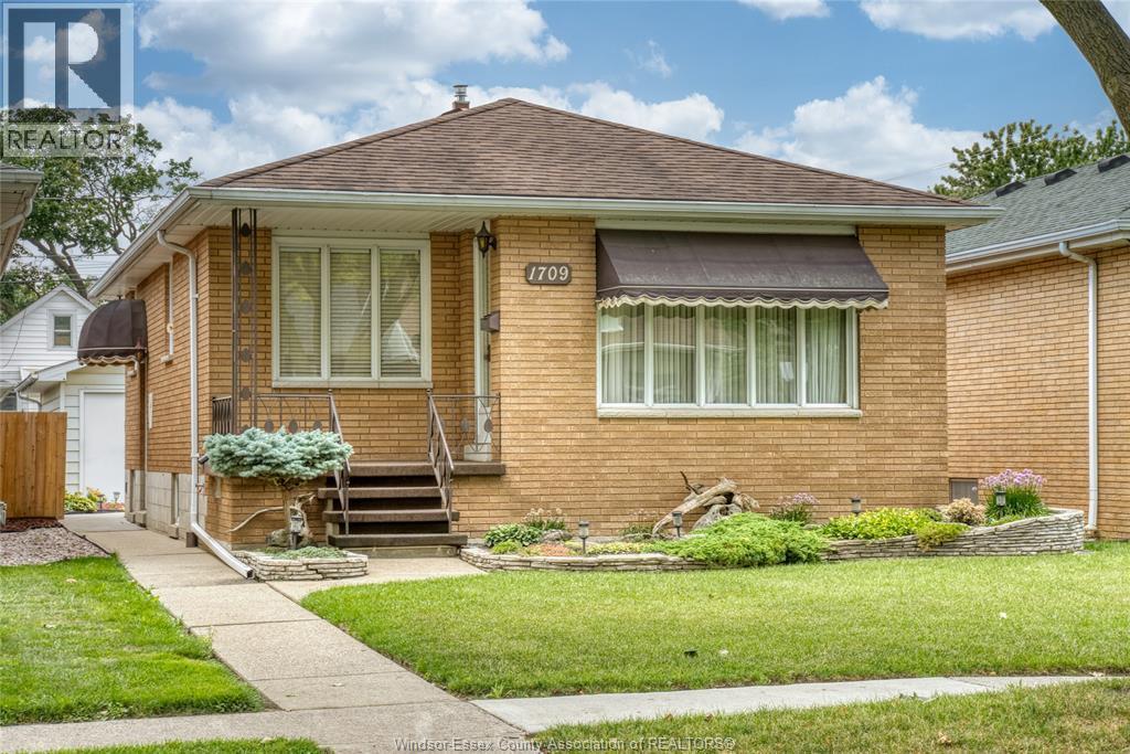 Single Family — 1709 Gladstone Avenue, Windsor, Ontario