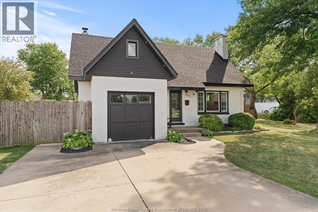 3-bedroom Single Family at 7777 Cedarview, Windsor — photograph 3