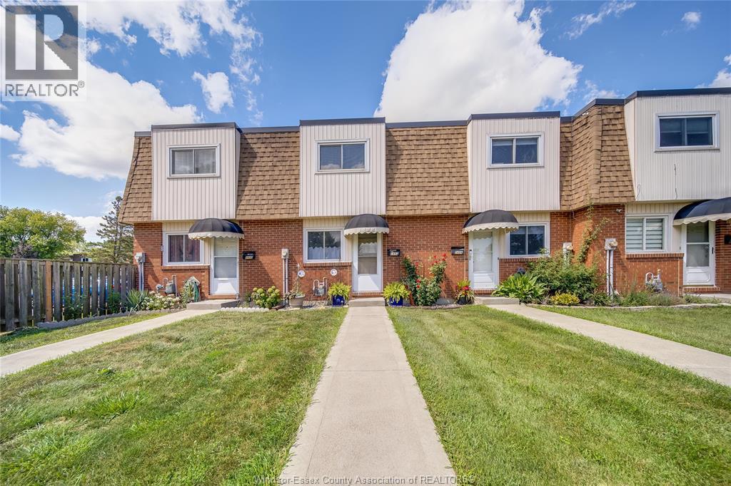2-bedroom Single Family at 5492 Lassaline Ave #4, Windsor — primary photograph