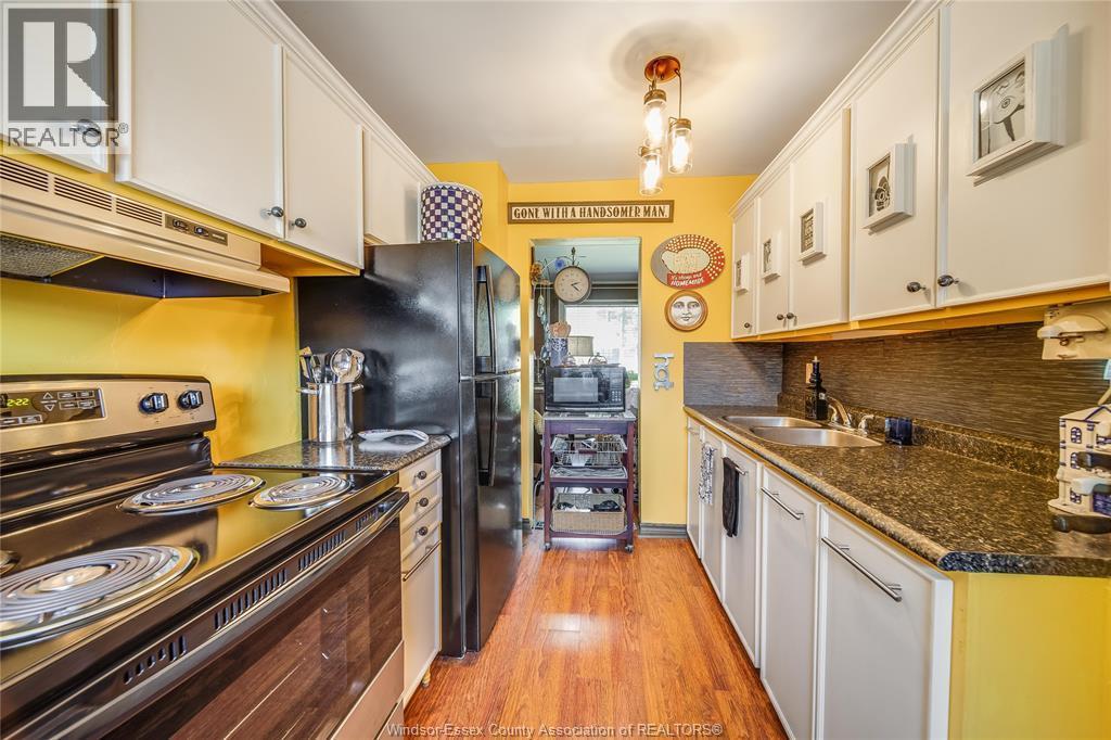 2-bedroom Single Family at 5492 Lassaline Ave #4, Windsor — photograph 3