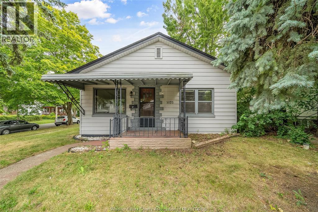 Single Family — 3173 Wyandotte, Windsor, Ontario