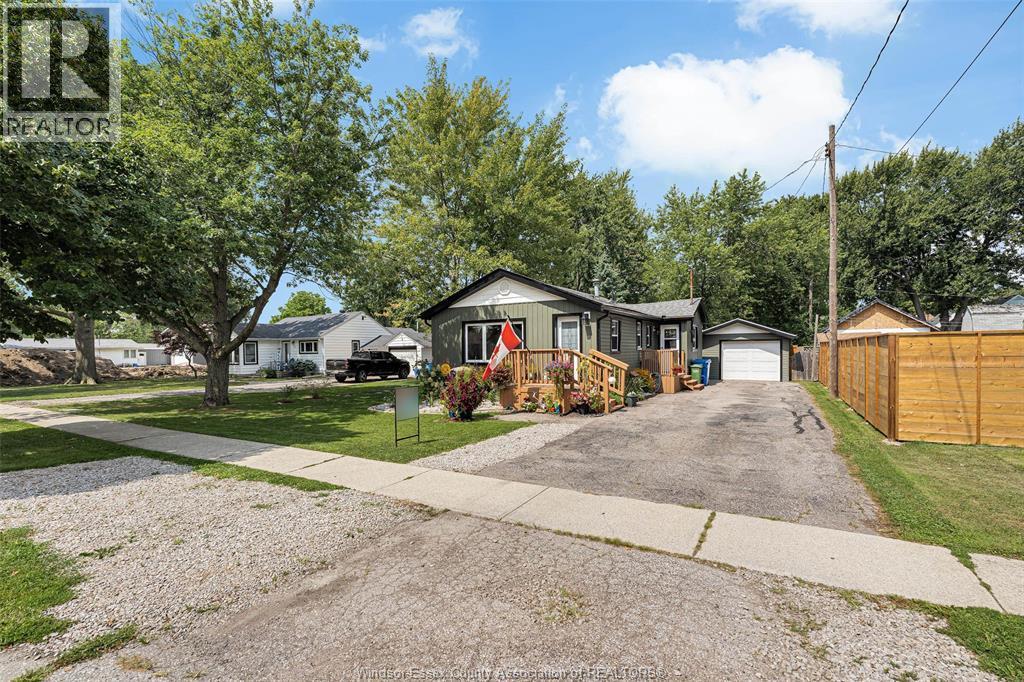 2-bedroom Single Family at 191 Laird Avenue, Essex — photograph 3