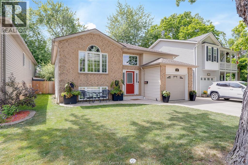 5-bedroom Single Family at 1309 Ellrose, Windsor — photograph 3