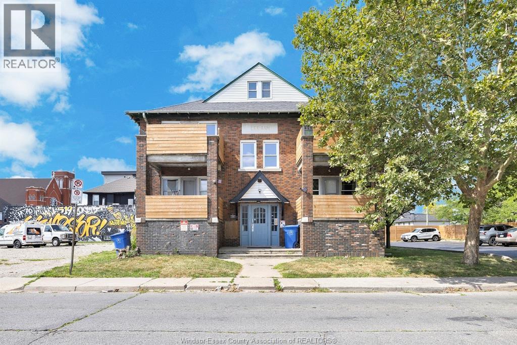 Multi-family at 561 Parent Avenue, Windsor — photograph 2