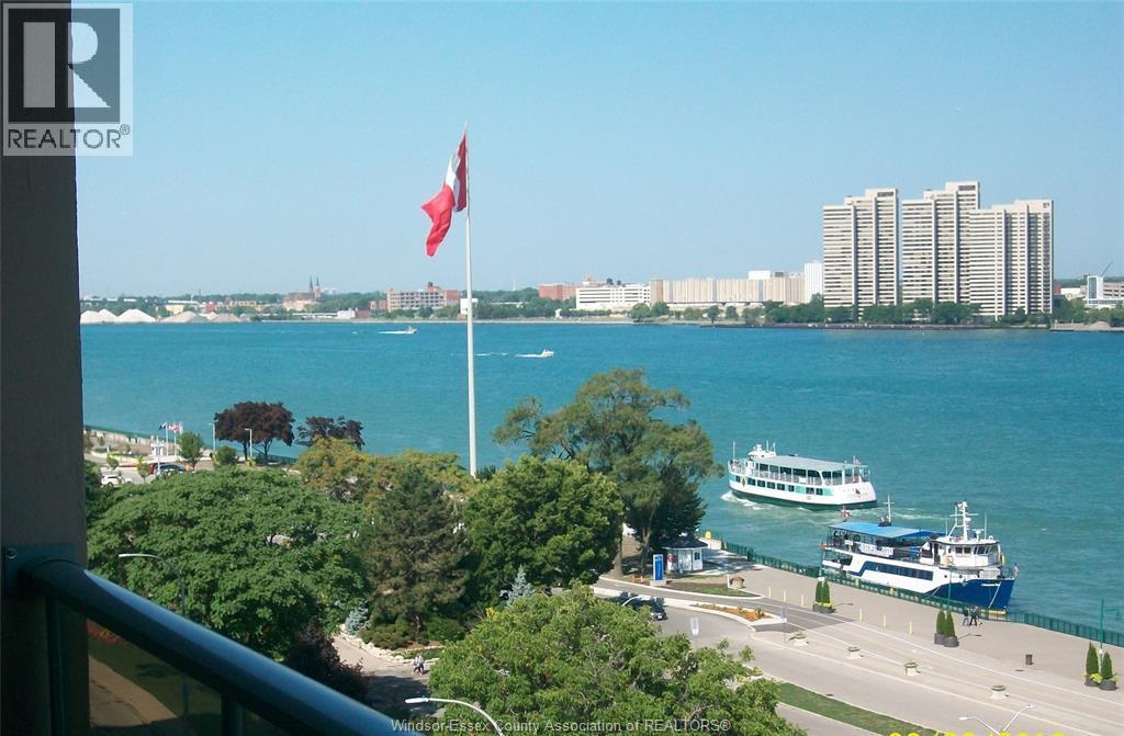 Single Family — 111 Riverside Drive, Windsor, Ontario