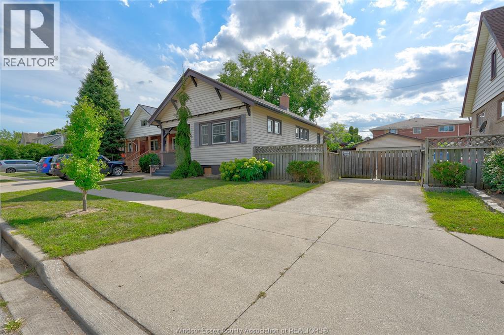 2-bedroom Single Family at 849 Lawrence Road, Windsor — photograph 2
