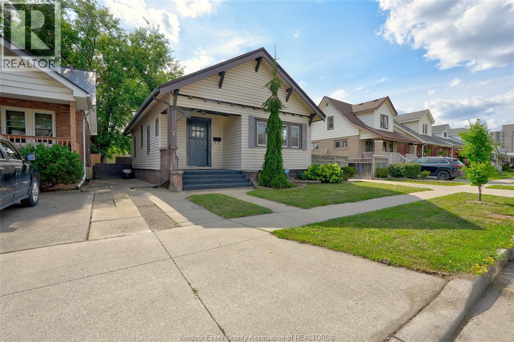2-bedroom Single Family at 849 Lawrence Road, Windsor — photograph 3