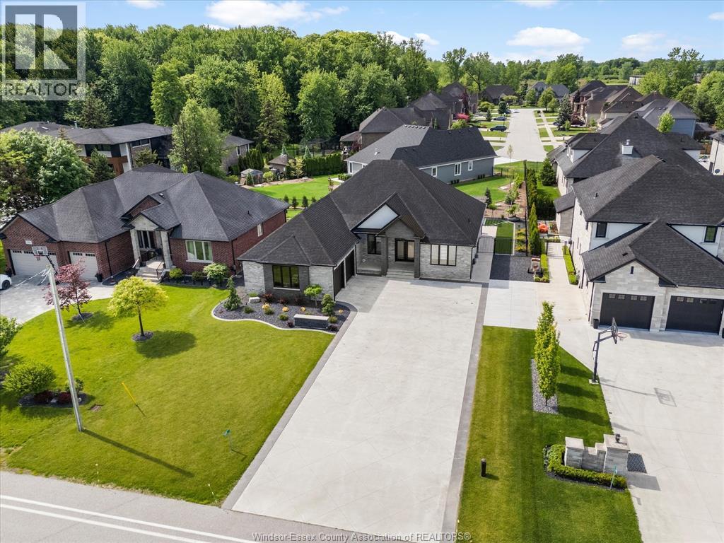 4-bedroom Single Family at 351 Old Tecumseh, Lakeshore — primary photograph