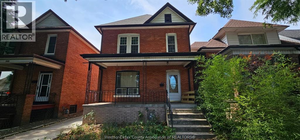 2-bedroom Single Family at 693 Bruce Avenue #UPPER, Windsor — photograph 2