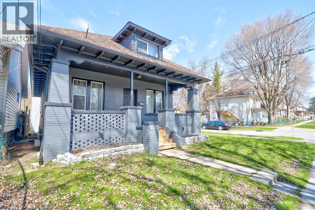 6-bedroom Single Family at 3264 Baby Street, Windsor — photograph 3