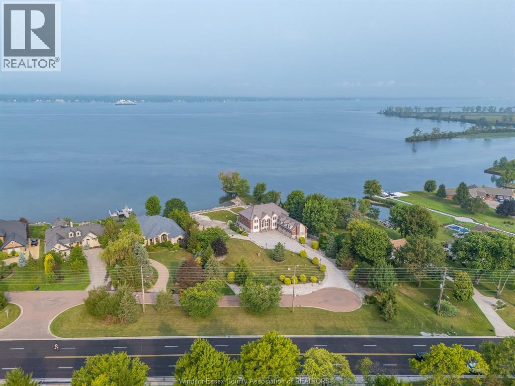 5-bedroom Single Family at 1360 Windermere Place, Amherstburg — photograph 3
