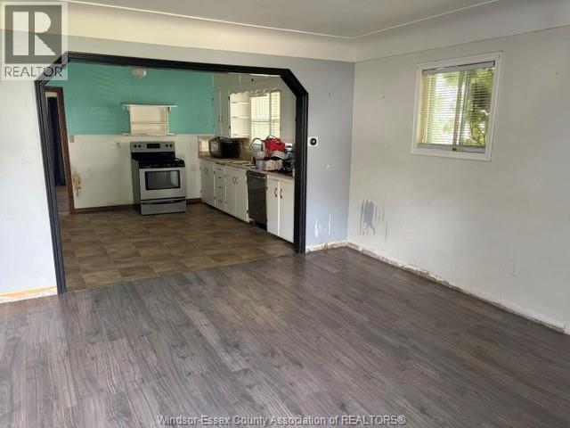 3-bedroom Single Family at 14 Smith Avenue, Leamington — photograph 3