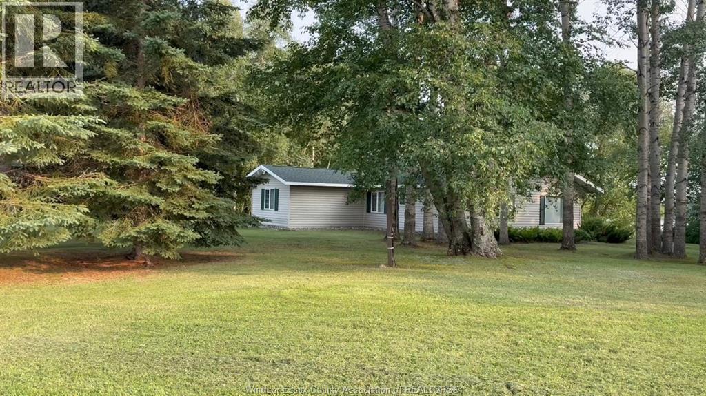 3-bedroom Single Family at 188 Byrnes Road, RAINY RIVER — photograph 3