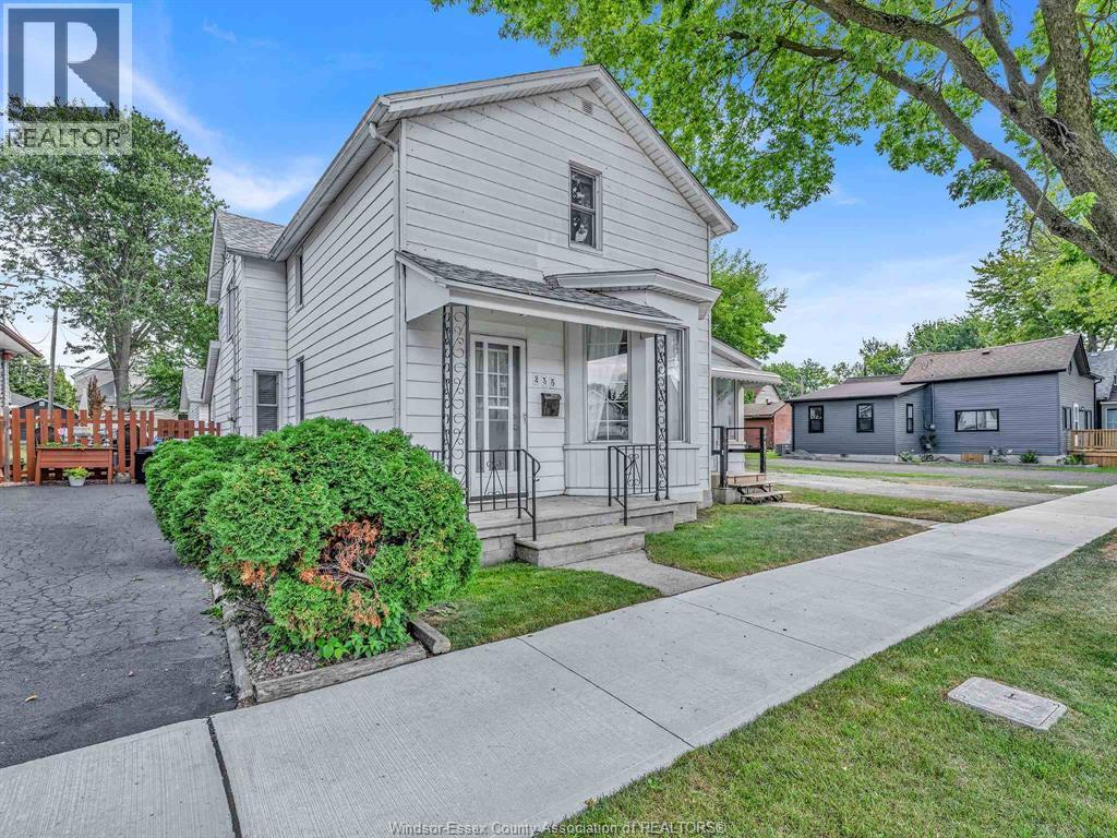 4-bedroom Single Family at 235 George Street, Amherstburg — photograph 2