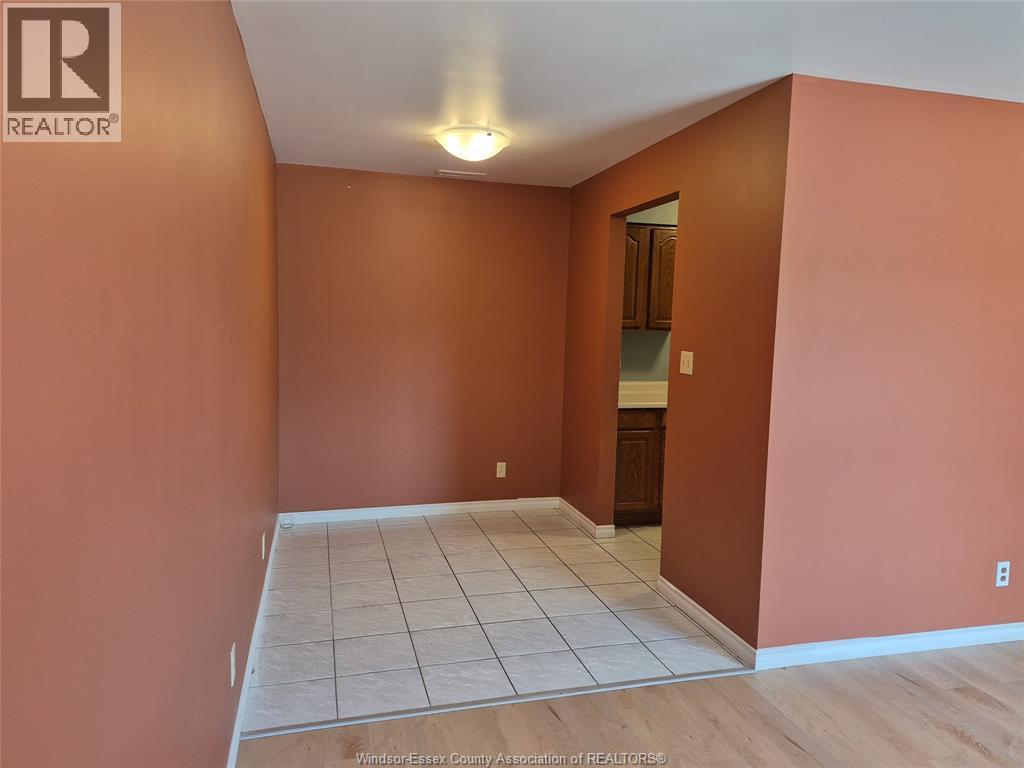 2-bedroom Single Family at 3875 Tecumseh Road #3, Windsor — photograph 3