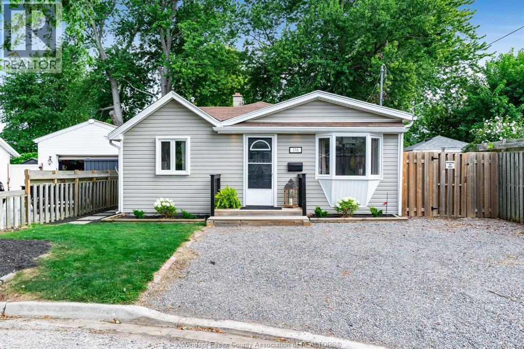 2-bedroom Single Family at 316 Erieview Drive, Kingsville — primary photograph