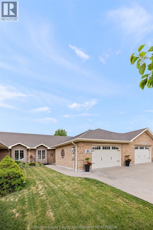 3-bedroom Single Family at 503 Golfview Drive, Amherstburg — photograph 2
