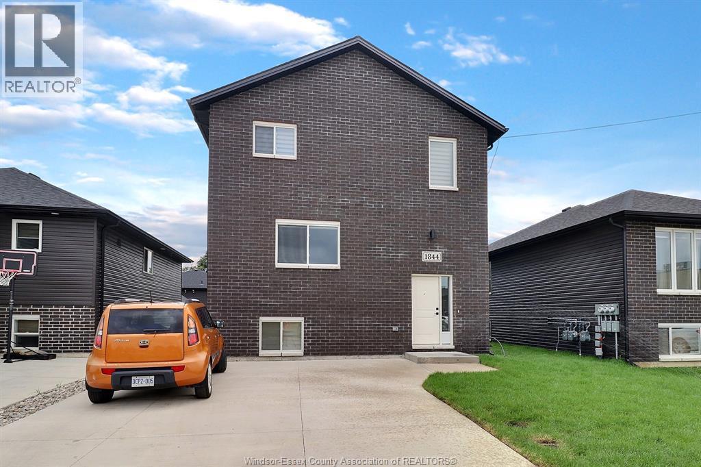 Multi-family — 1844 Meighen Road, Windsor, Ontario