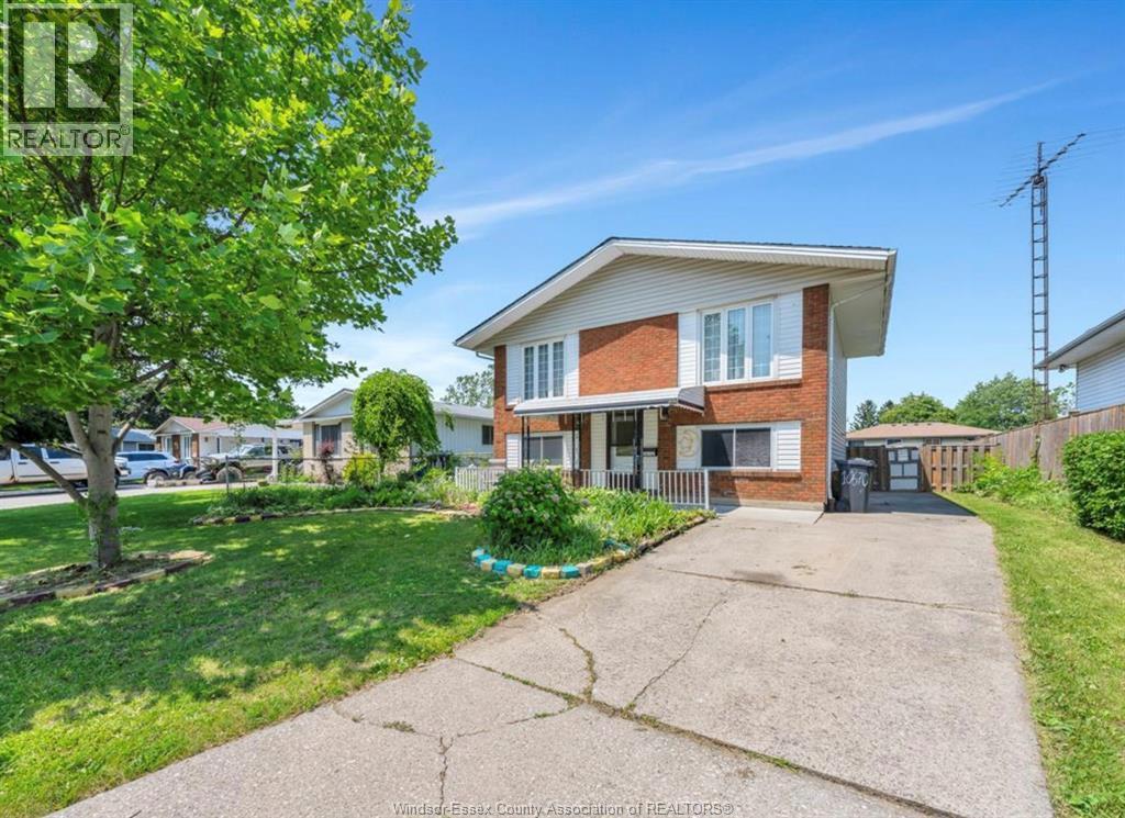 3-bedroom Single Family at 10670 Lambeth Road, Windsor — primary photograph